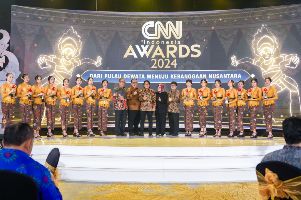 Bupati Giri Prasta Raih Penghargaan Special Reward
